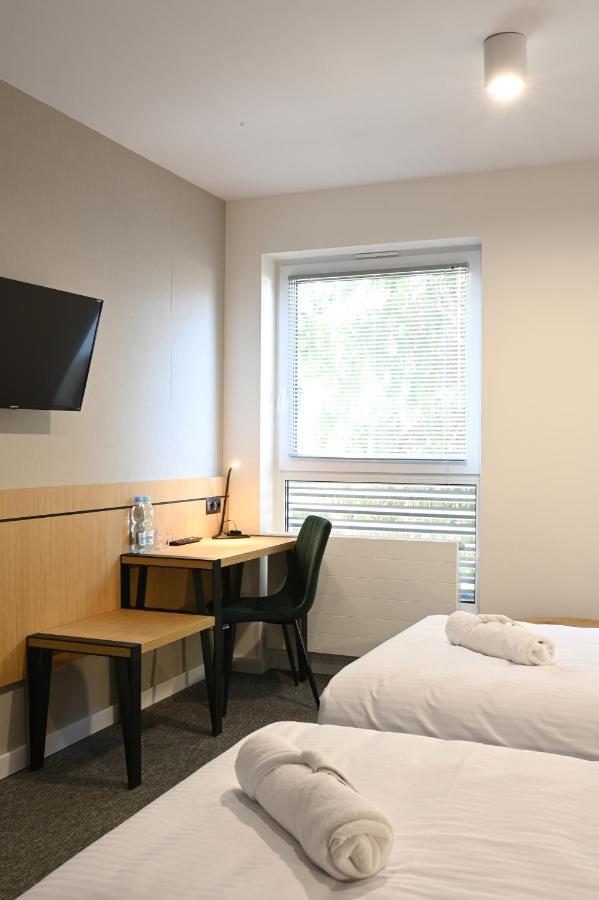 רשין Hotel Parrot מראה חיצוני תמונה
